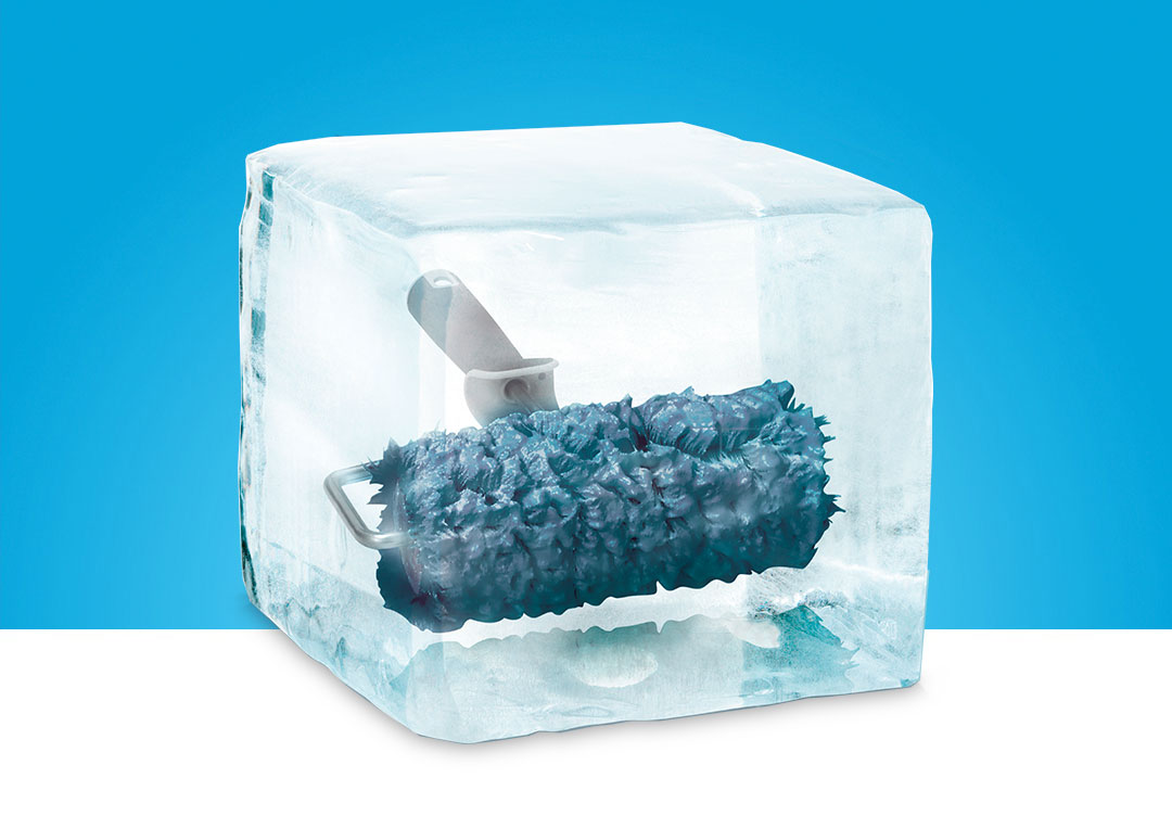 Farbrolle in einem Eiswürfel